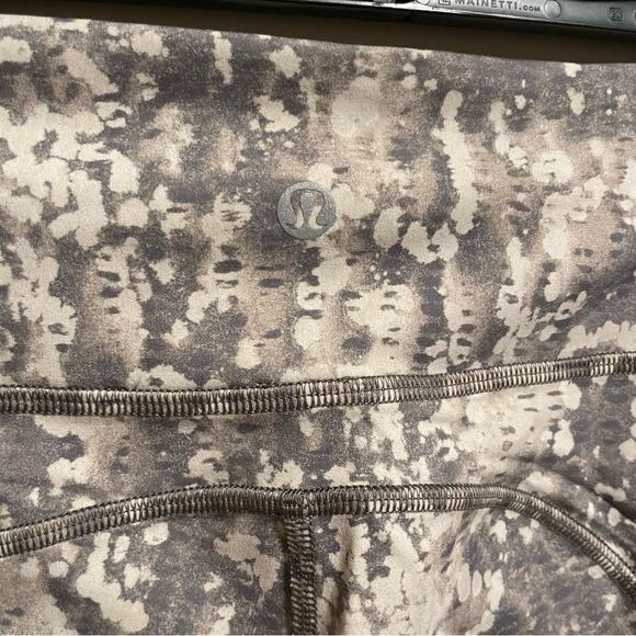 Lululemon Invigorate High-Rise Tight 25" Gritstone White Opal Multi- Size 4 - Picture 5 of 7